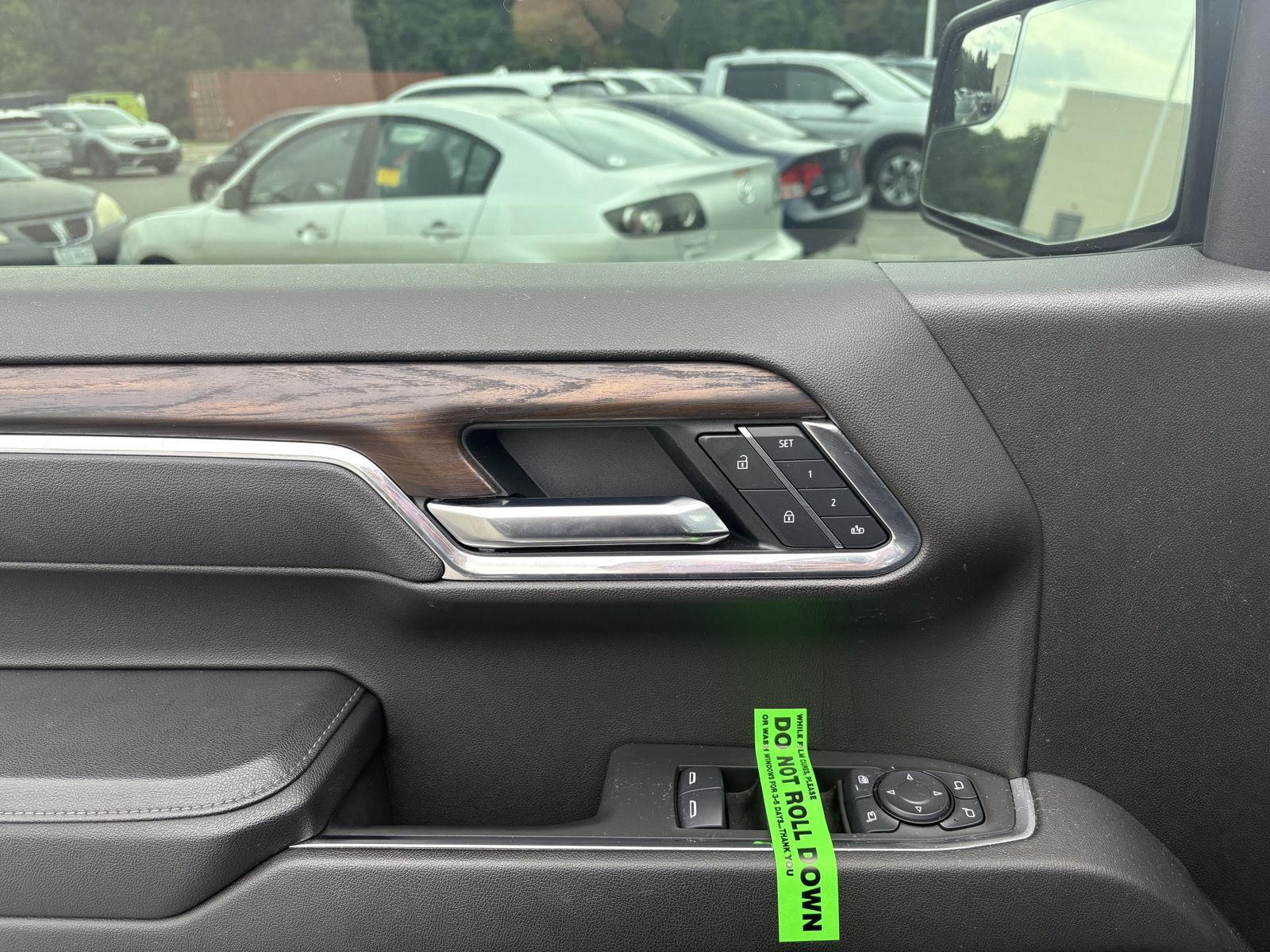 2025 Gmc Sierra 1500 SLT photo 2