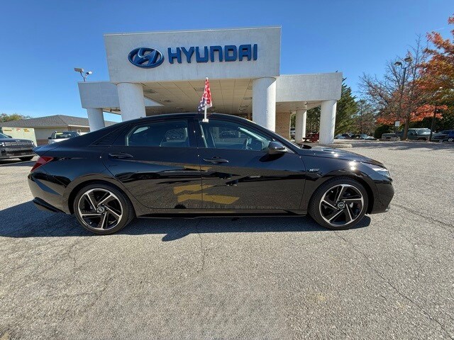 2023 Hyundai Elantra N Line photo 2