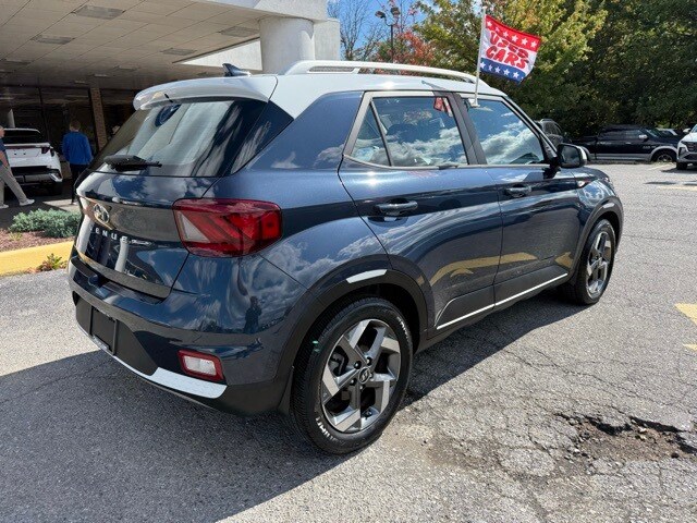 2020 Hyundai Venue SE photo 3