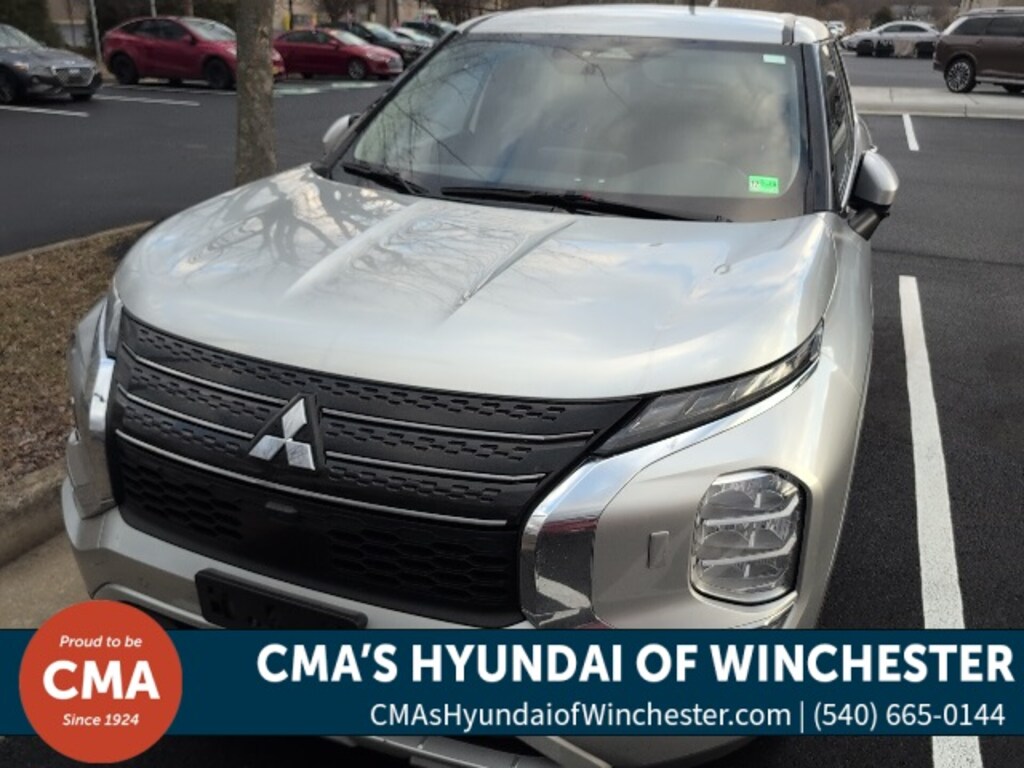 Used 2024 Mitsubishi Outlander SE SUV