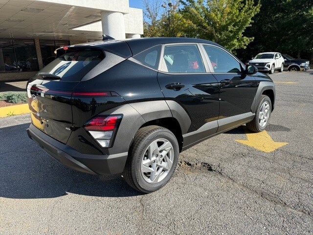 2026 Hyundai Kona SE photo 2