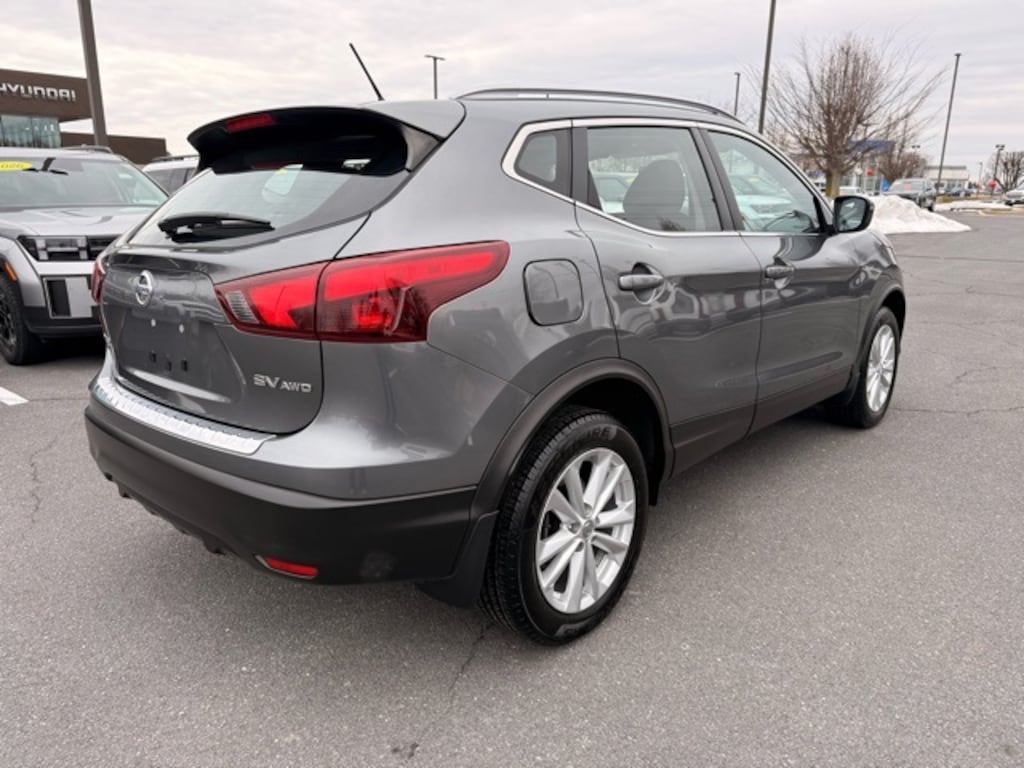 Used 2018 Nissan Rogue Sport SV SUV