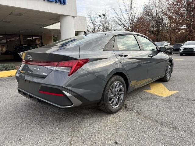 2026 Hyundai Elantra Hybrid Blue photo 3