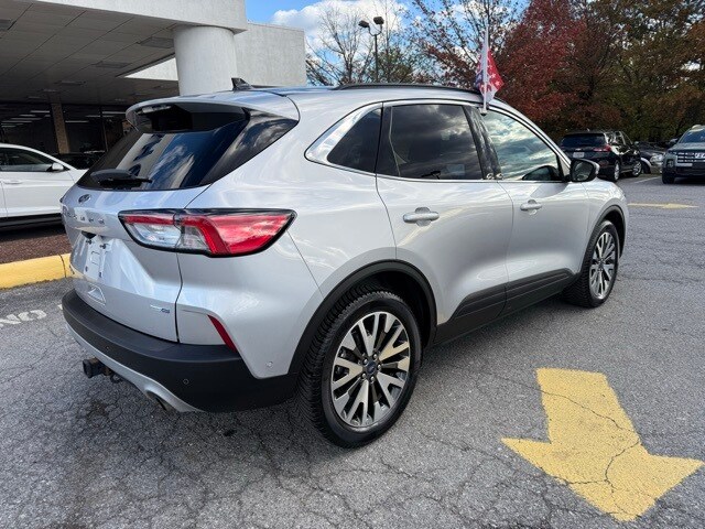 2020 Ford Escape Titanium photo 3