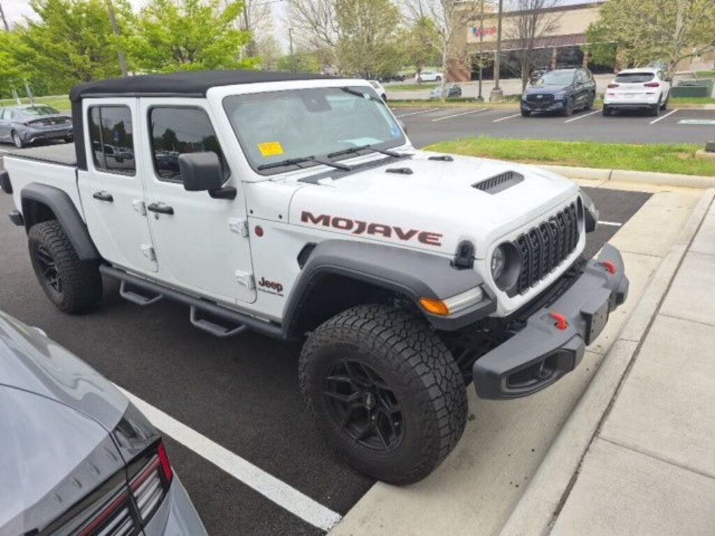 Used 2024 Jeep Gladiator Mojave Truck