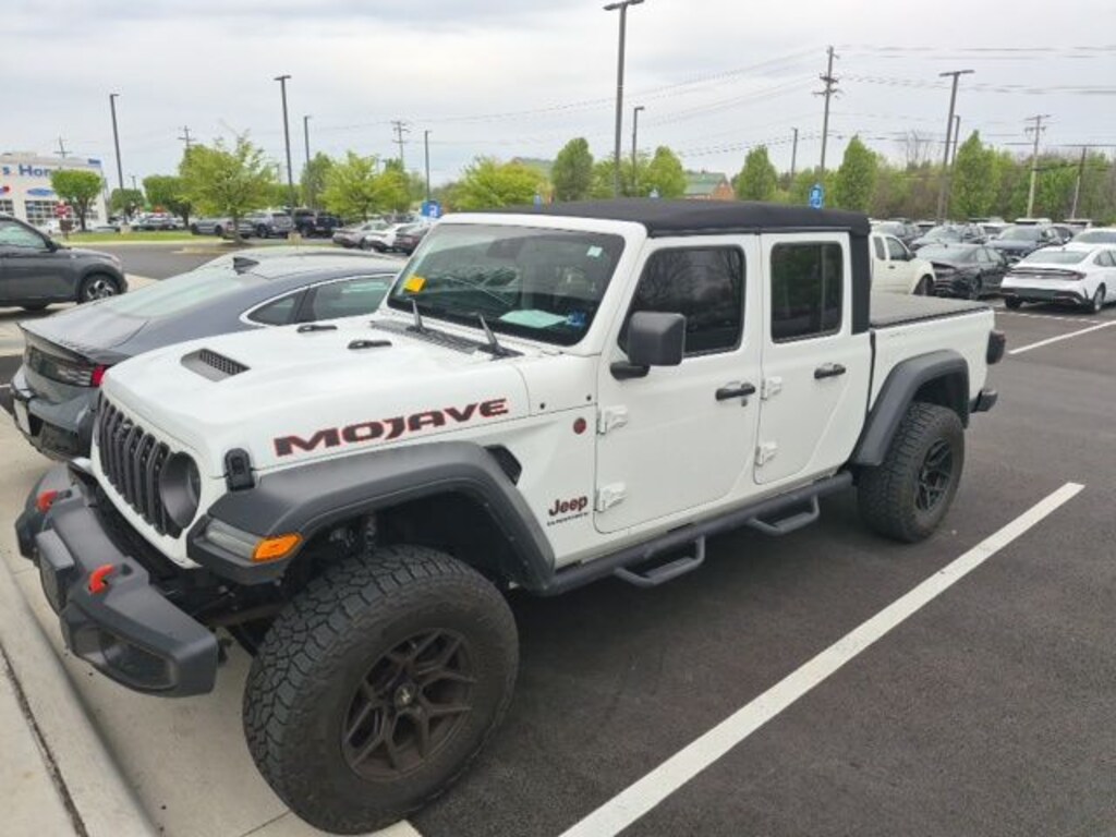 Used 2024 Jeep Gladiator Mojave Truck