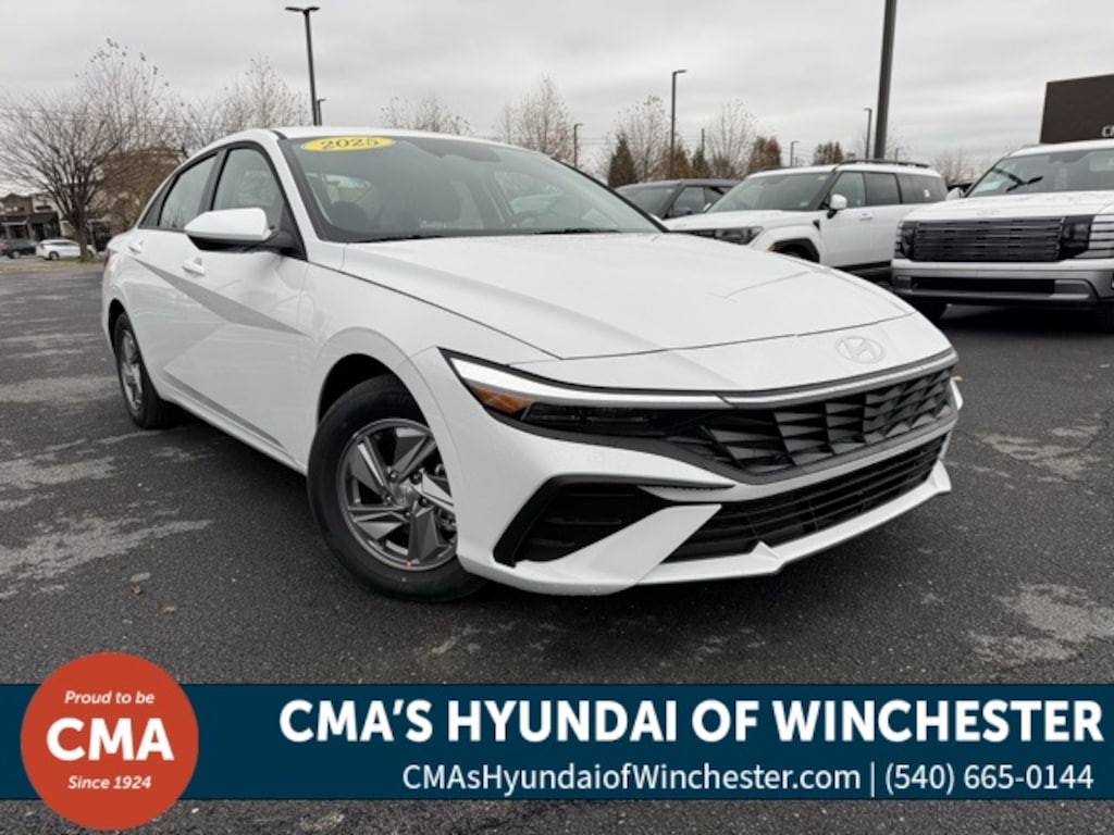New 2025 Hyundai Elantra SE Sedan