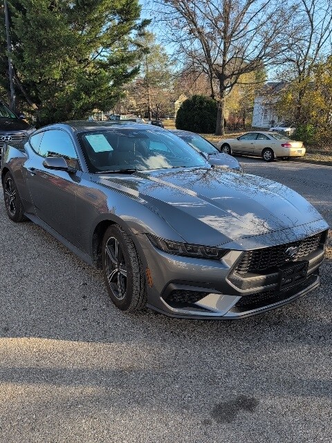 2025 Ford Mustang EcoBoost photo 2