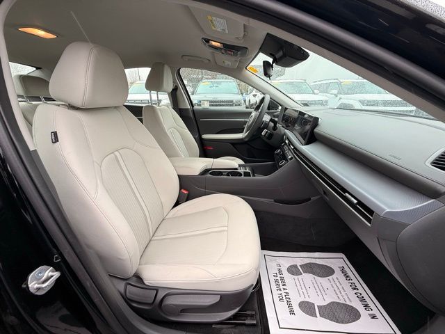 2025 Hyundai Sonata SEL - Photo 18