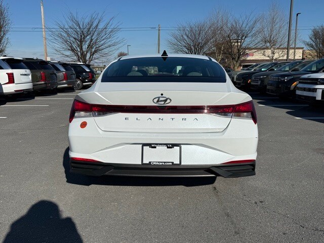 2023 Hyundai Elantra SEL Convenience photo 4