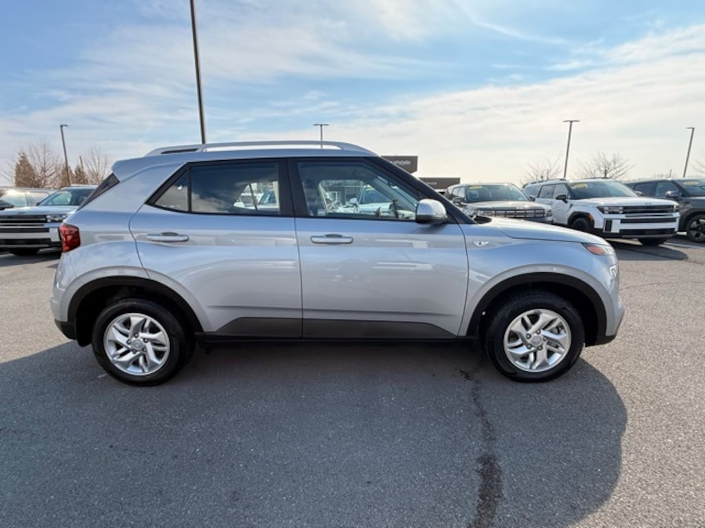 Used 2020 Hyundai Venue SEL SUV