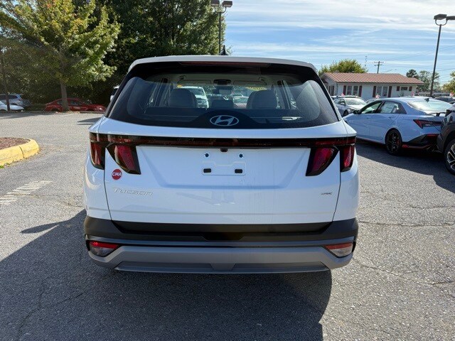2026 Hyundai Tucson SE photo 2
