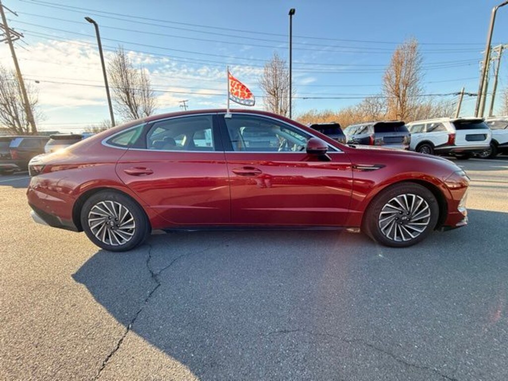 Certified 2025 Hyundai Sonata Hybrid SEL Sedan