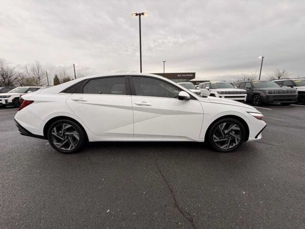 Certified 2024 Hyundai Elantra Limited Sedan