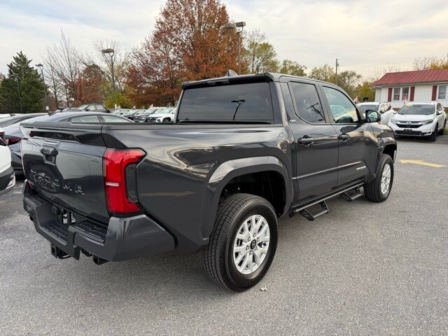 2024 Toyota Tacoma SR5 photo 3
