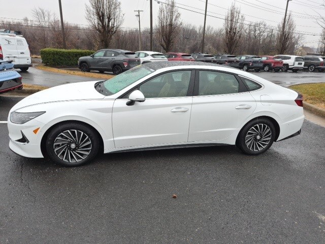 2022 Hyundai Sonata Hybrid Limited photo 2