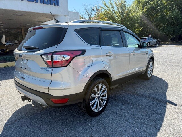2018 Ford Escape Titanium photo 2
