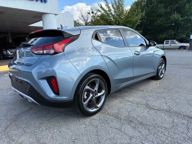 2020 Hyundai Veloster 2.0L Premium photo 3