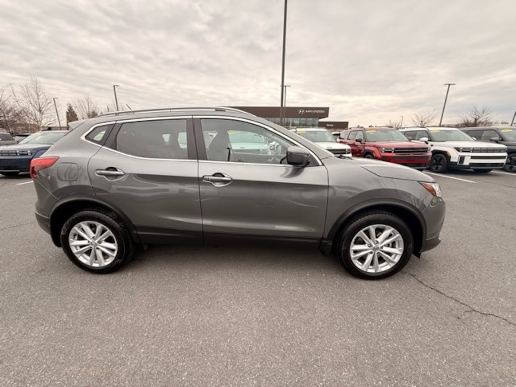 Used 2018 Nissan Rogue Sport SV SUV