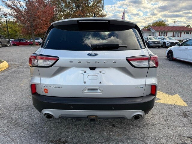 2020 Ford Escape Titanium photo 4