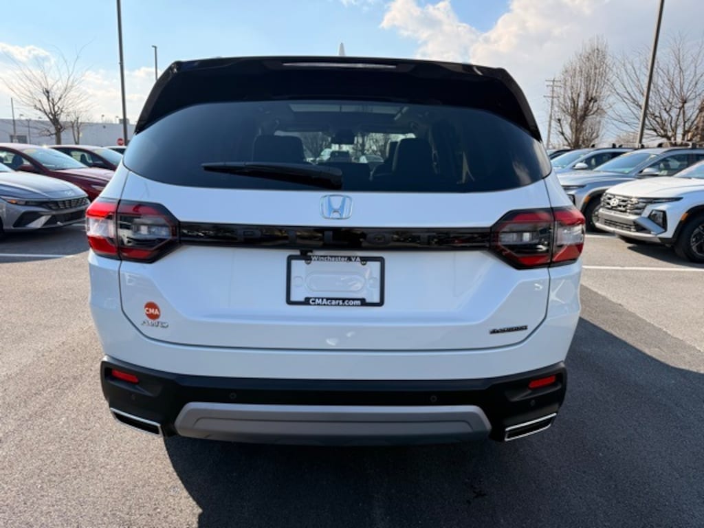 Used 2025 Honda Pilot Touring SUV