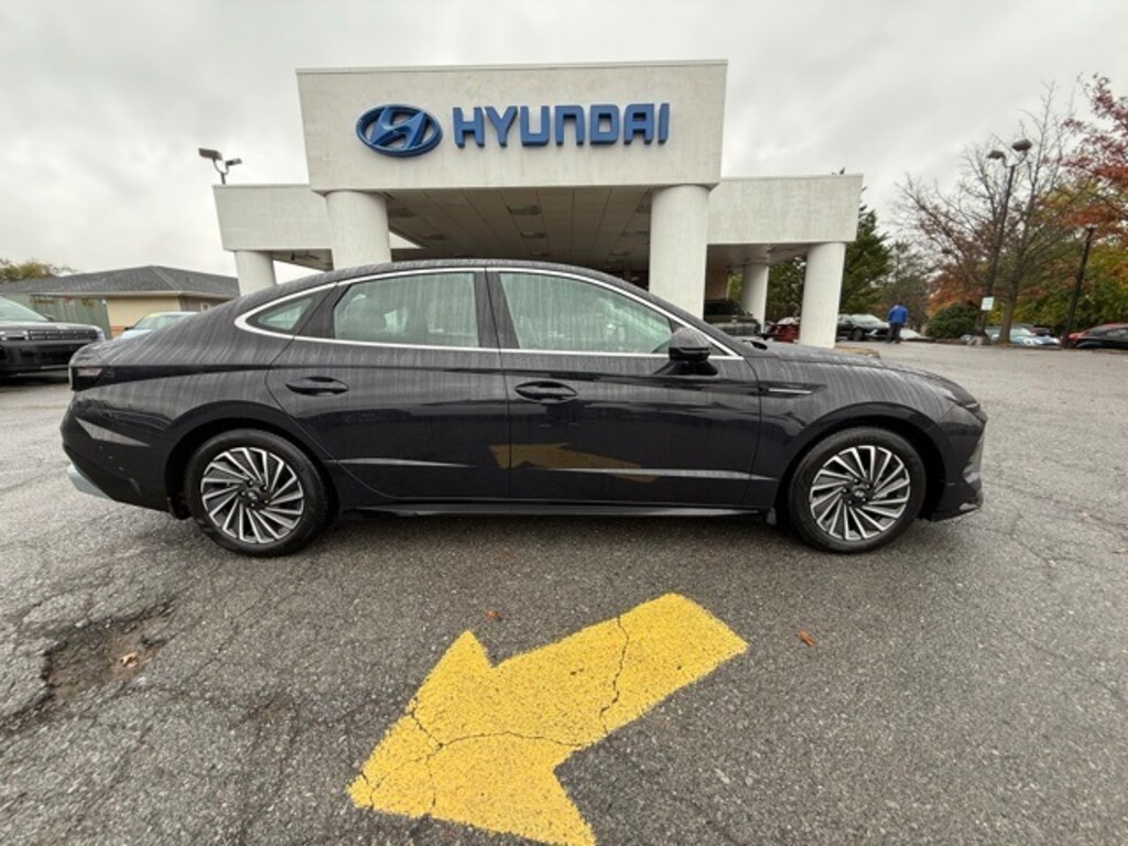 Certified 2025 Hyundai Sonata Hybrid SEL Sedan