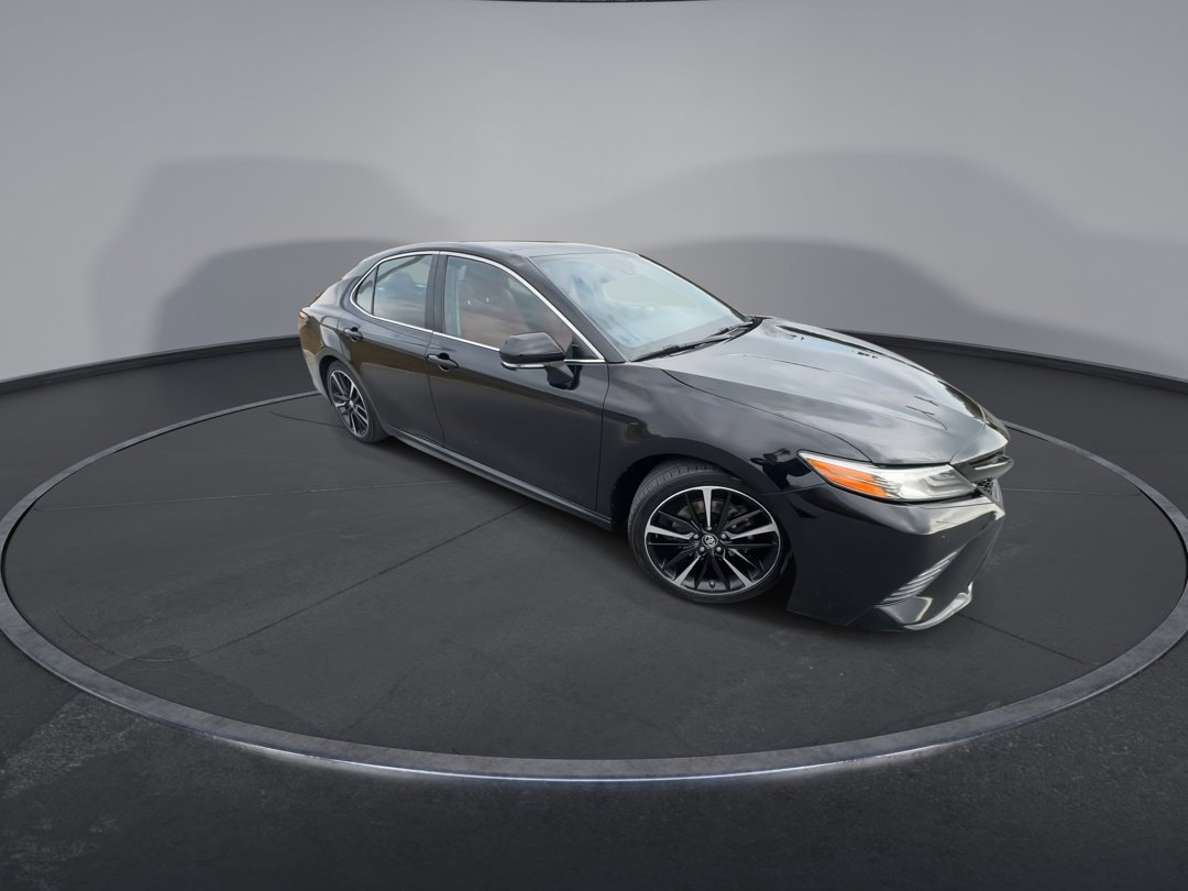 2018 Toyota Camry XSE photo 2