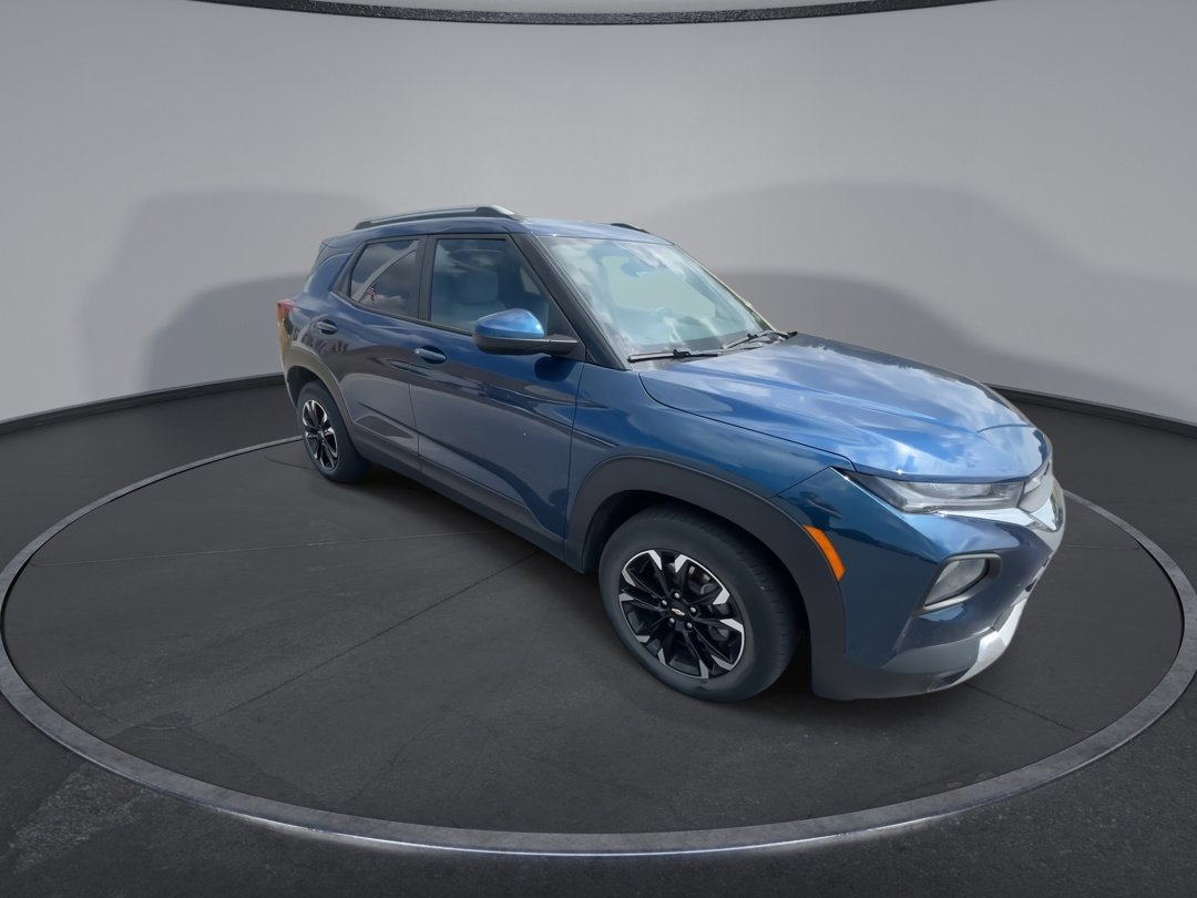 2021 Chevrolet Trailblazer LT photo 2