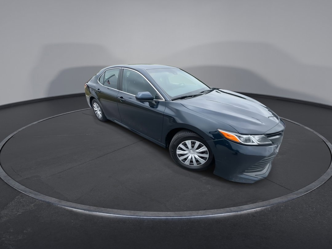 2018 Toyota Camry L photo 2