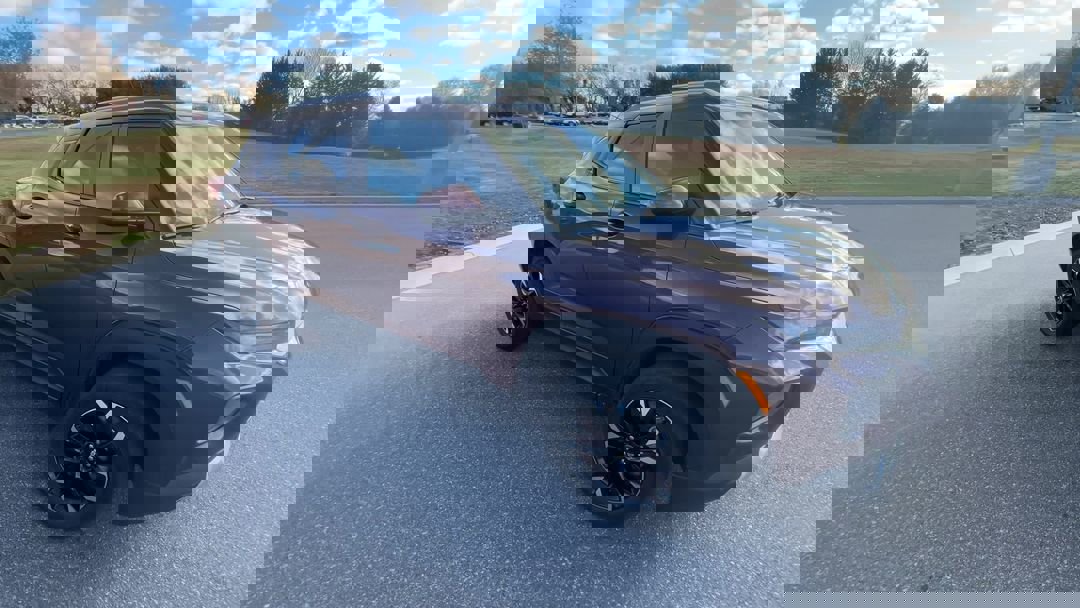 2023 Chevrolet Trailblazer LT photo 2