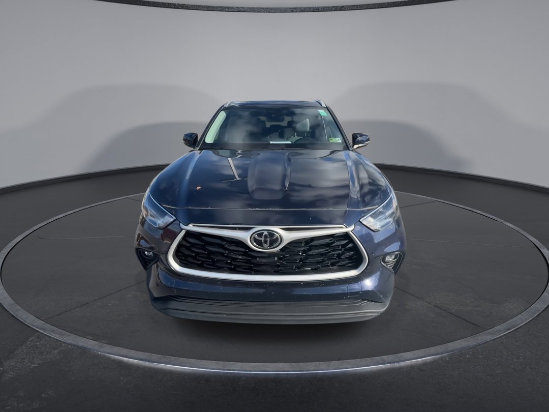 2023 Toyota Highlander XLE photo 3