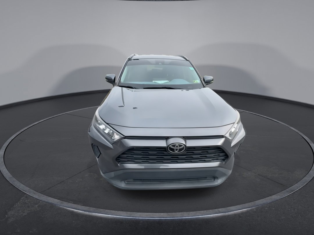 2019 Toyota RAV4 LE photo 3