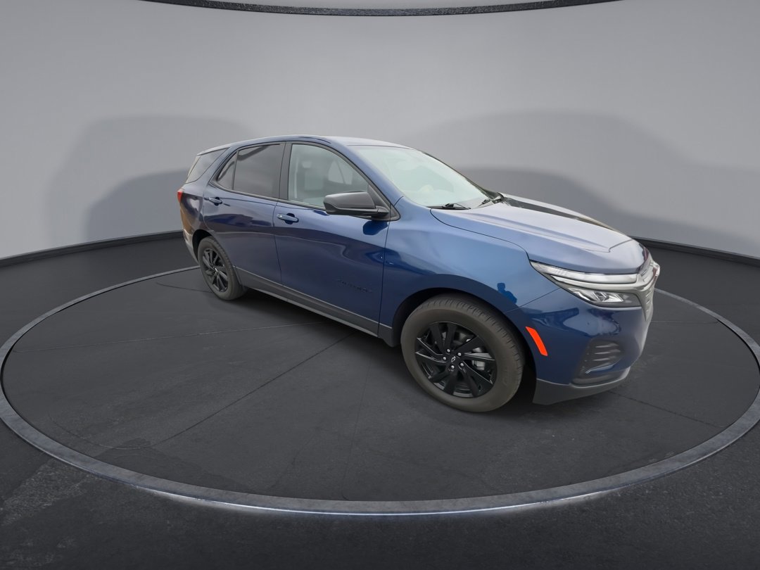 2023 Chevrolet Equinox LS photo 2