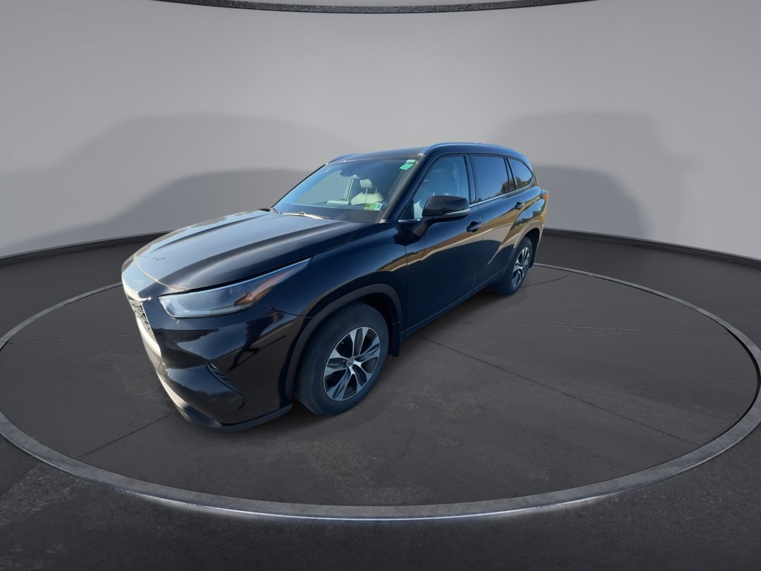 2021 Toyota Highlander XLE photo 4