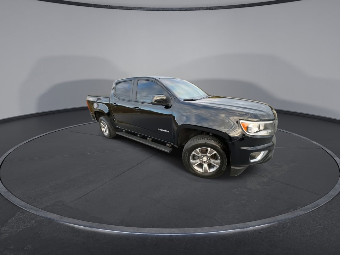 2017 Chevrolet Colorado Z71 photo 2