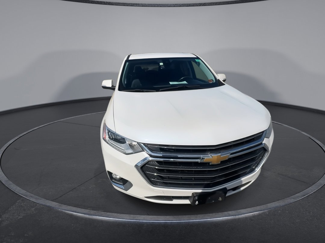 2021 Chevrolet Traverse Premier photo 2