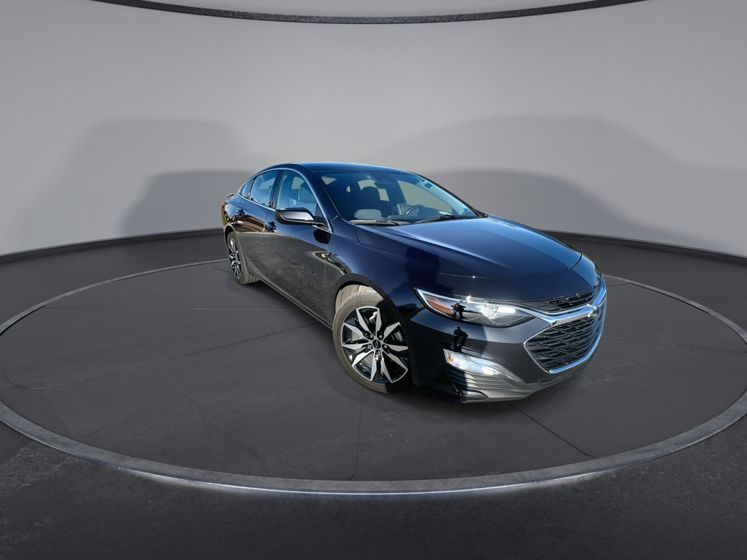 2022 Chevrolet Malibu RS photo 2