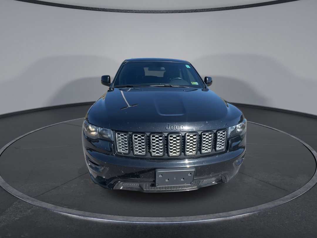 2021 Jeep Grand Cherokee Laredo X photo 3