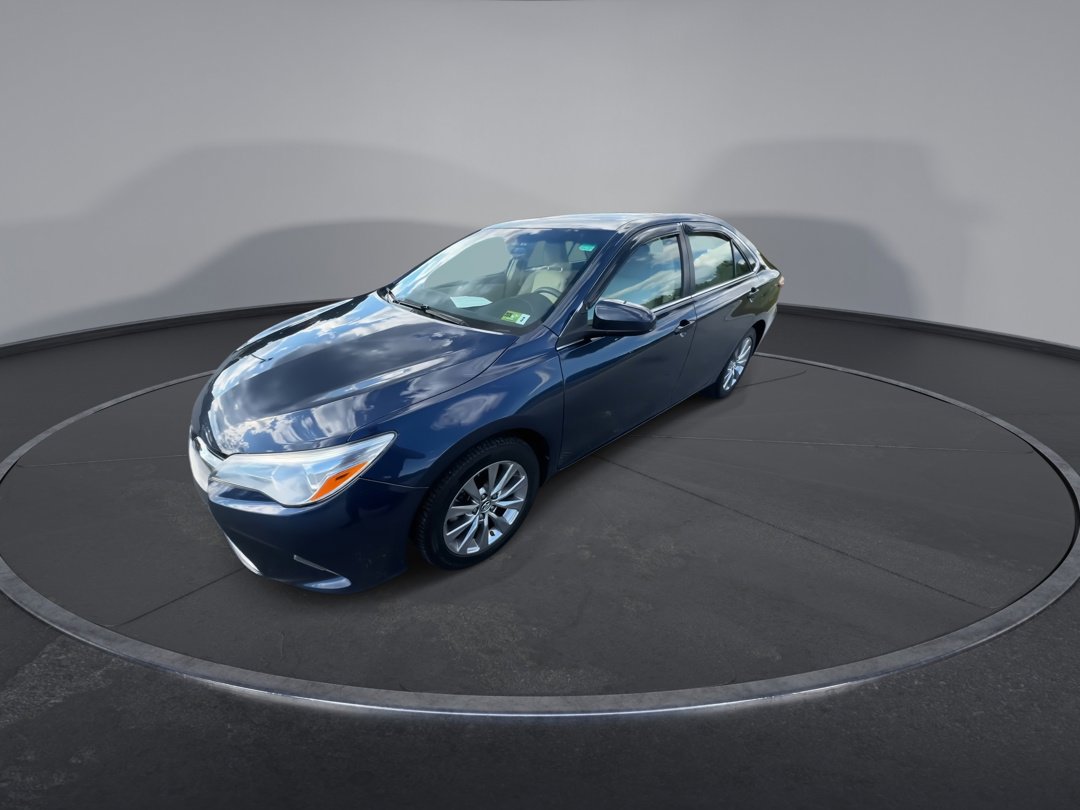 2017 Toyota Camry XLE photo 4