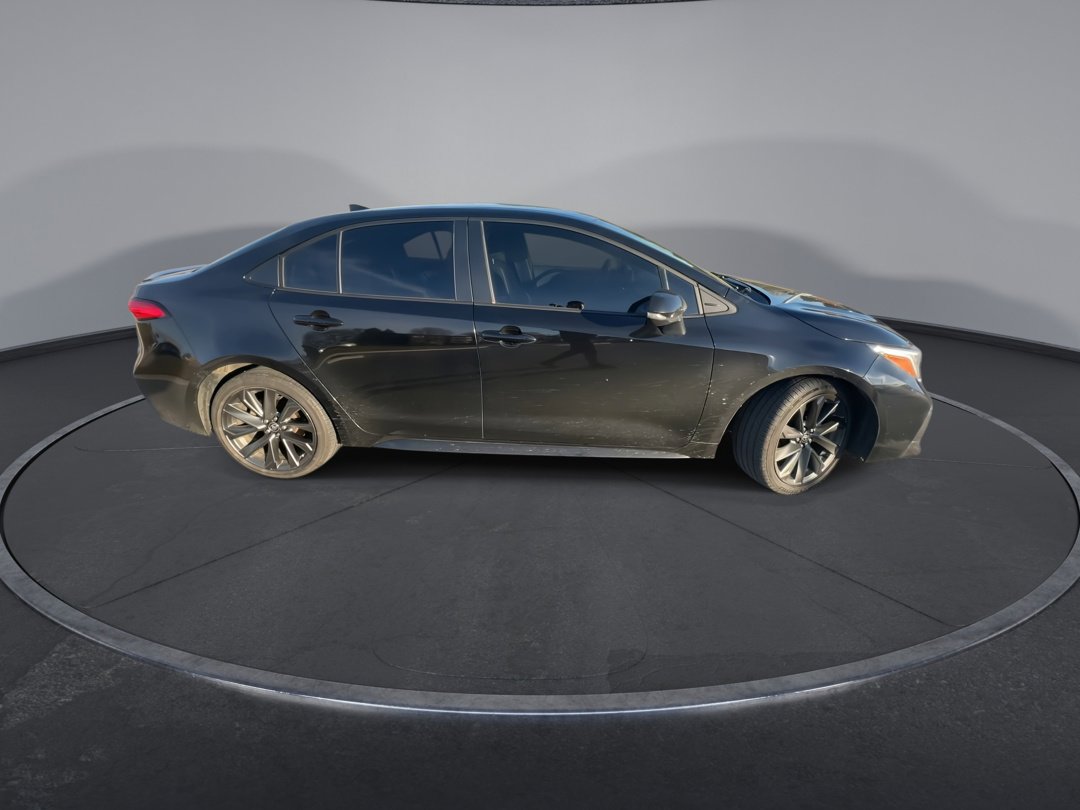 2024 Toyota Corolla SE photo 3