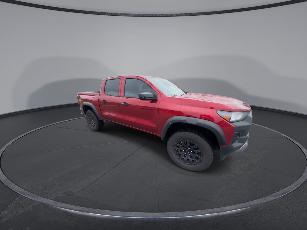 2024 Chevrolet Colorado Trail Boss photo 2