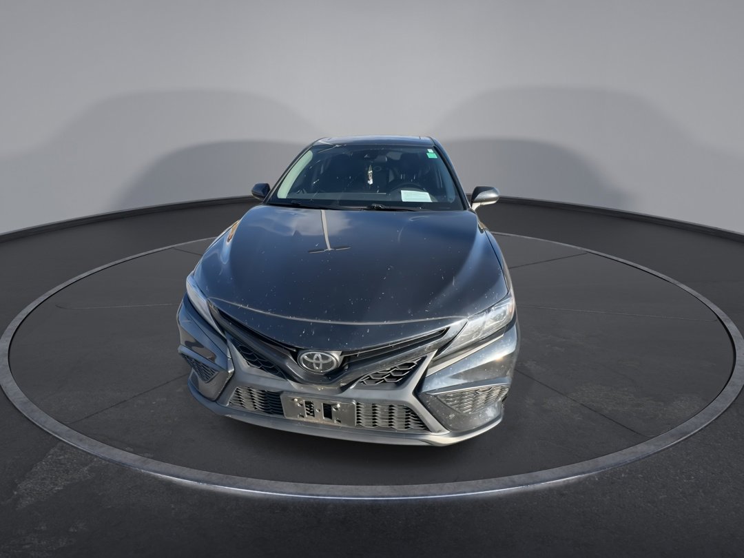 2022 Toyota Camry SE photo 3