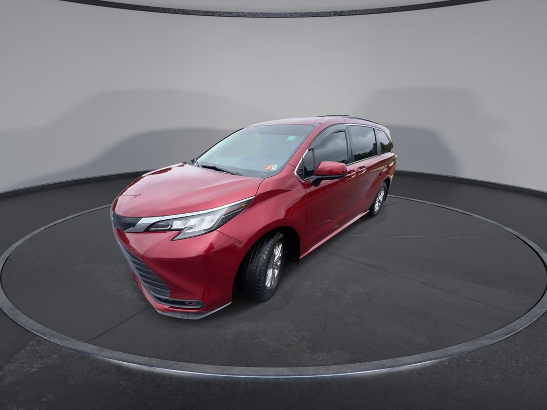 2022 Toyota Sienna LE photo 4