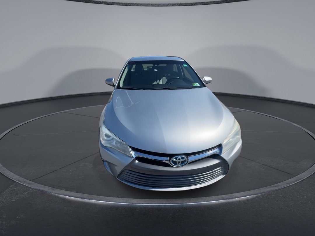 2017 Toyota Camry LE photo 3