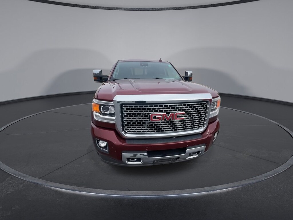 Used 2015 GMC Sierra 2500HD Available Wifi Denali 4WD Crew Cab 153.7 Denali