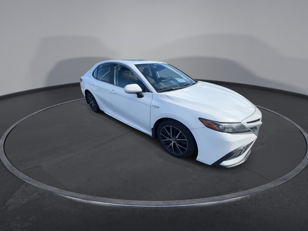 2021 Toyota Camry Hybrid SE photo 2