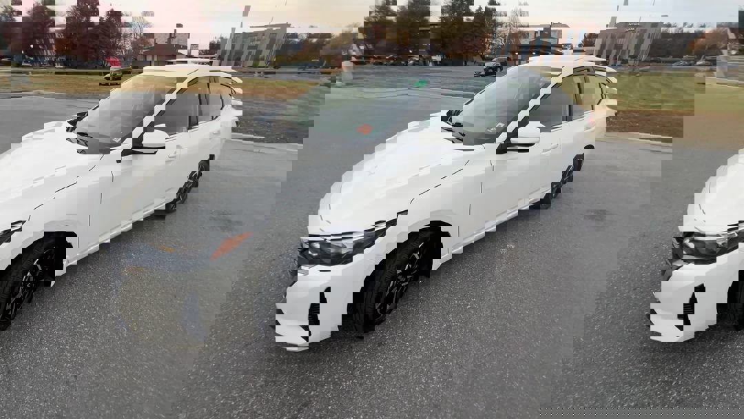 2024 Nissan Sentra SV photo 4