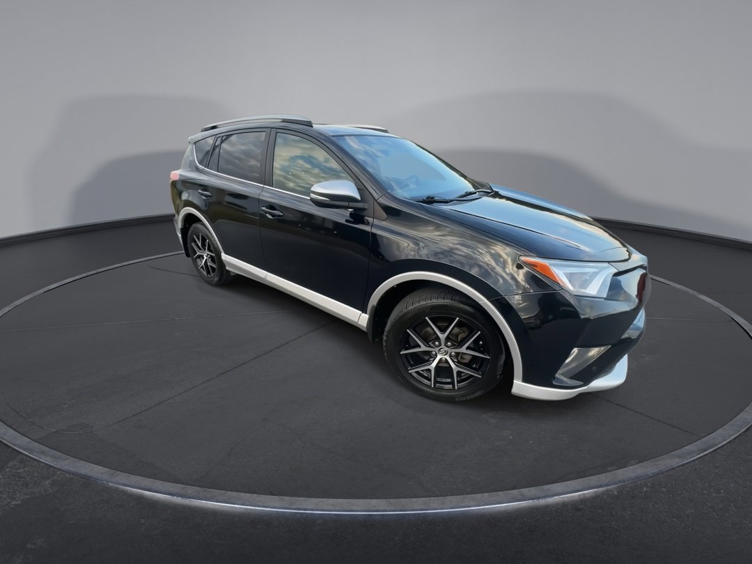 2016 Toyota RAV4 SE photo 2