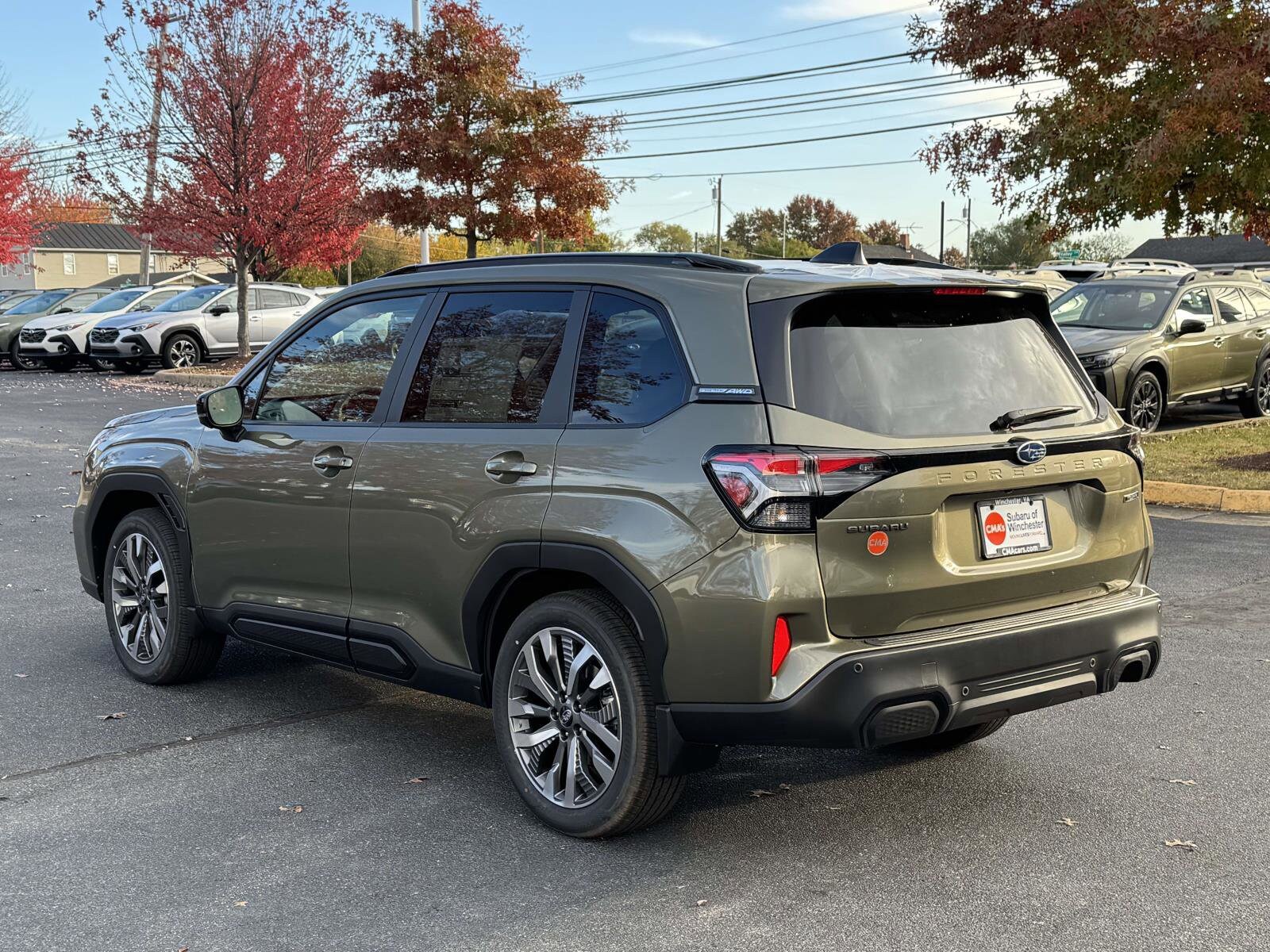 2025 Subaru Forester Touring photo 4