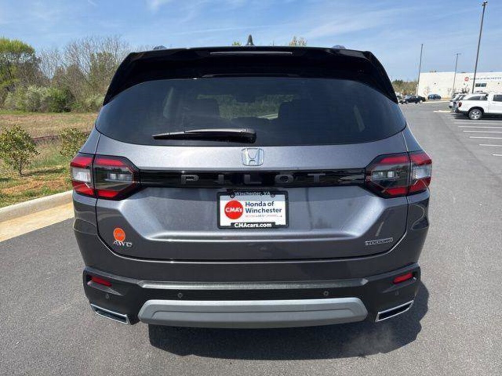 Used 2025 Honda Pilot SUV